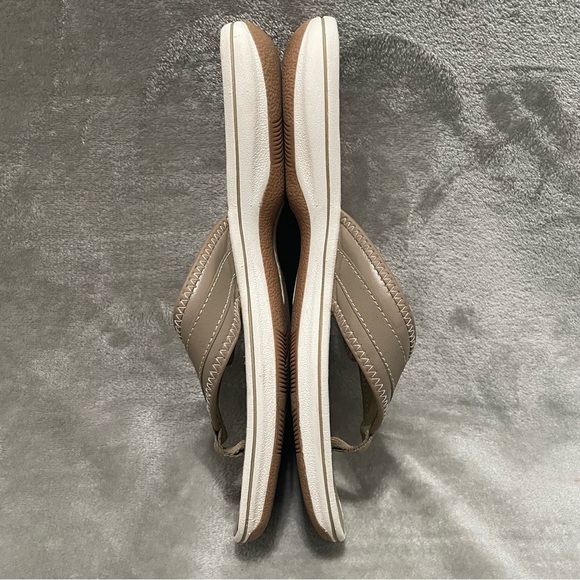 Cloudsteppers by Clark Adjustable Velcro Flipflop Sandals Women's Size 9 - Picture 4 of 9